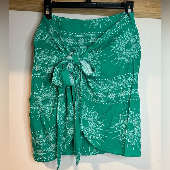 NWT VICI RAYON PRINT WRAP MINI SKIRT SIZE LARGE - Picture 1 of 9